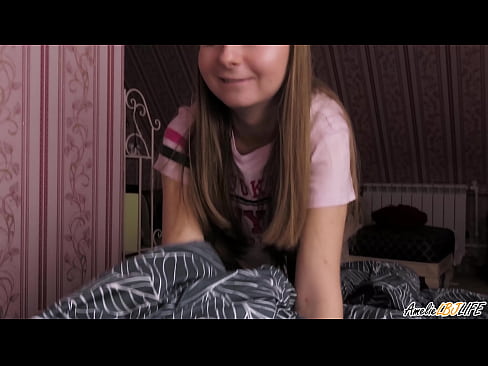 ❤️ Blondie sugit eam BFF est penitus et accipit Cum in ore suo Quality porn apud nos